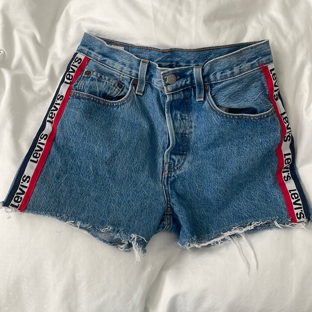 Women’s Levi’s Shorts